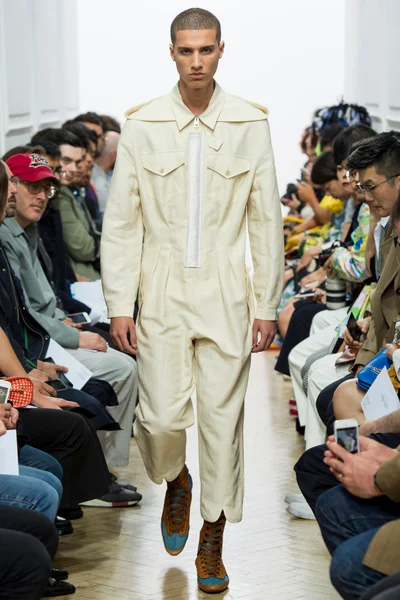Look 9